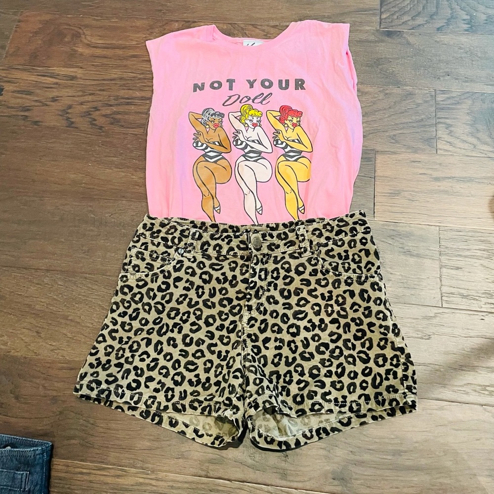 Leopard velour shorts